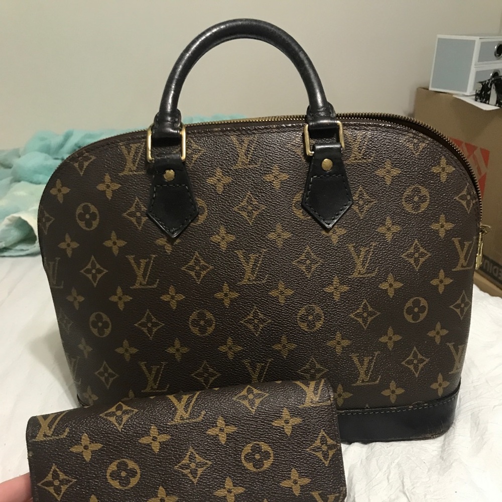 Louis Vuitton Alma PM bag and wallet